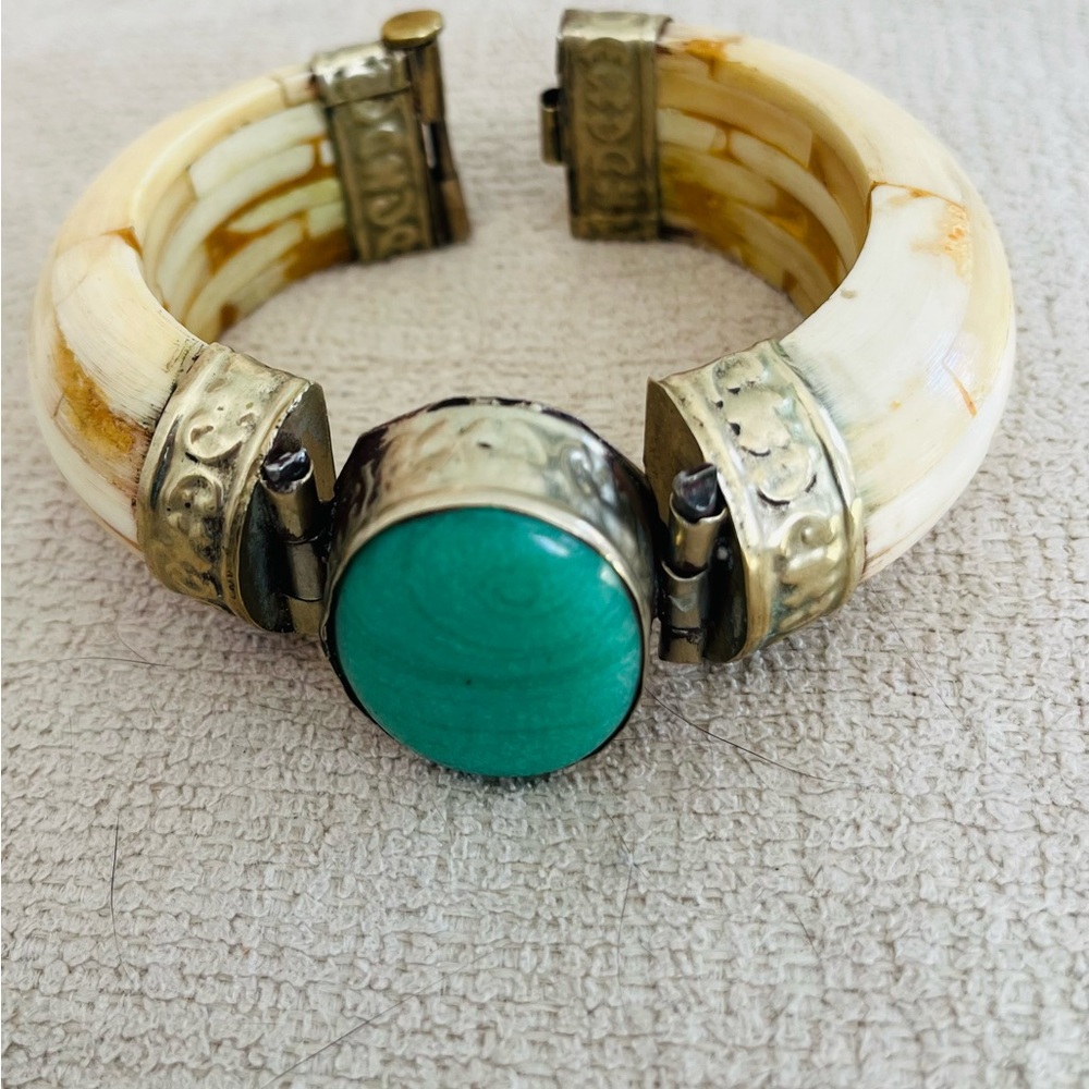 Vintage Bakelite and Turquoise Stone Bracelet